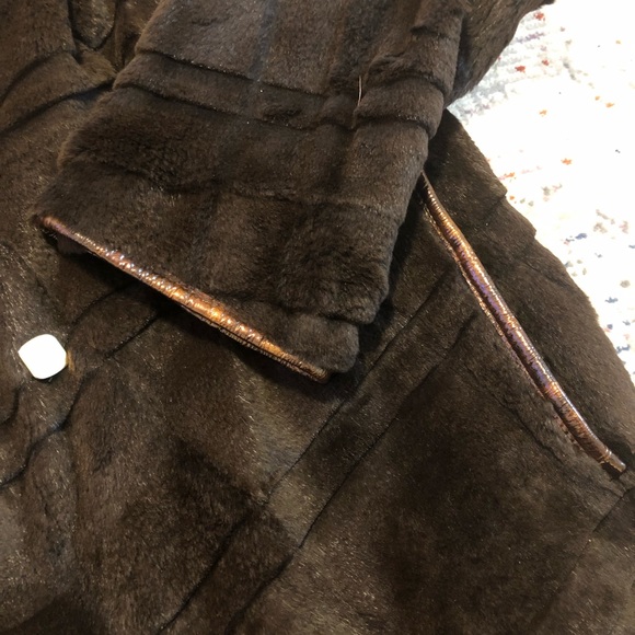 Fendi brown espresso rabbit coat size 44 - Picture 5 of 7